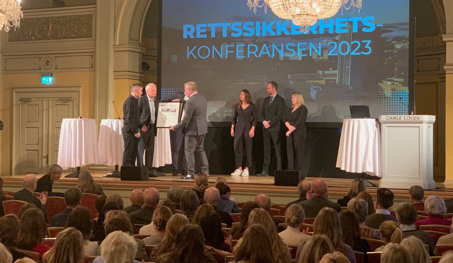 Rettssikkerhetsprisen ble tildelt Bjørn Olav Jahr, Mikkel Tronsrud og Halvard Sivertsen (Foto: Juristen)