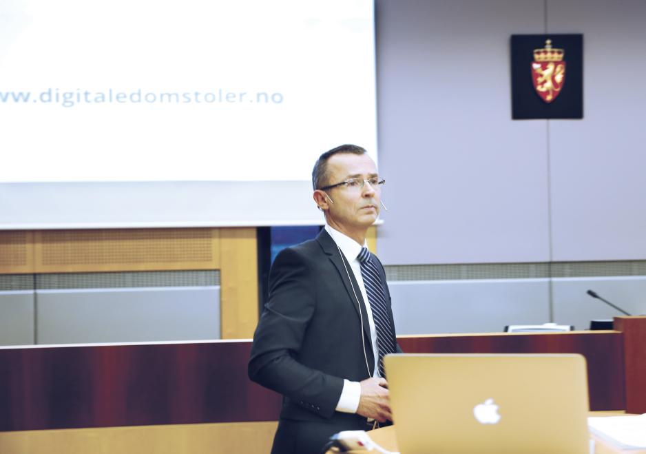 Sven Marius Urke under et seminar i Oslo tinghus om digitale domstoler. (Foto: Vidar Ruud / NTB)