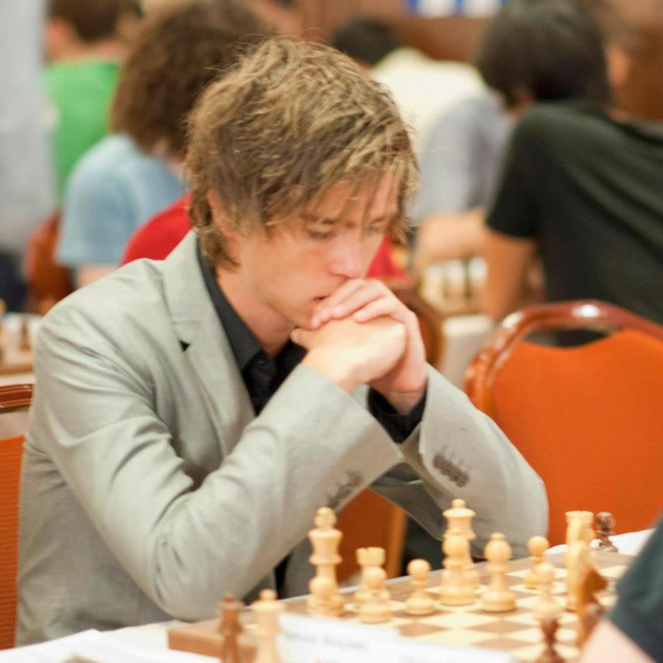 Benjamin har brukt mange timer gjennom oppveksten på sjakk. Bilde fra 2012. Foto: Privat