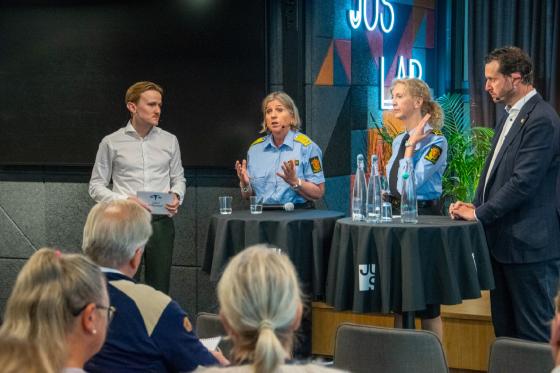 F.v. Vegard Valestrand, Kristin Kvigne, Inger Coll og Helge André Njåstad (Foto: Tore Letvik)
