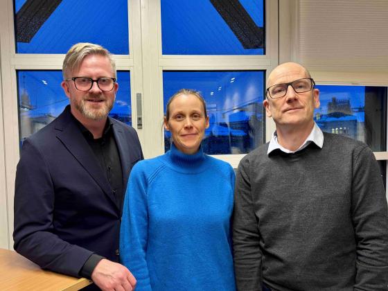 Leder i YS Hans-Erik Skjæggerud, leder i Akademikerne Lise Lyngsnes Randeberg og leder i Unio Steffen Handal (Foto: Unio)