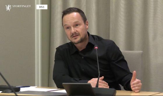 André Oktay Dahl (skjermbilde Stortingets nett-tv.)