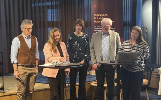 F.v. Bjørn Erik Thon, Malin Rygg, Kristin Skeide Fuglerud, Terje Andre Olsen og Stine Elde (Foto Juristen)
