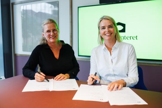 F.v. Cathrine Moksness og Ida-Cathrine Jørgensen (Foto Rettssenteret)