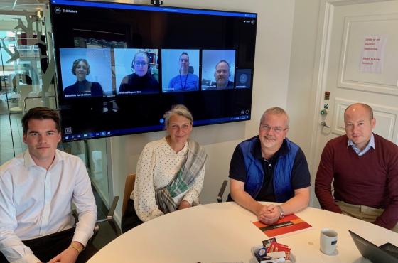 Med på Skype (f.v.) Benedicte Rørvik Nilsen, Christine Ødegaard Sten, Ole Ramberg, Per Otto Svendsby. Foran (f.v.) Vetle Halvorsen Ufsvatn, Katrine Bratteberg, Erik Furevik og Anders Stub Søtorp.