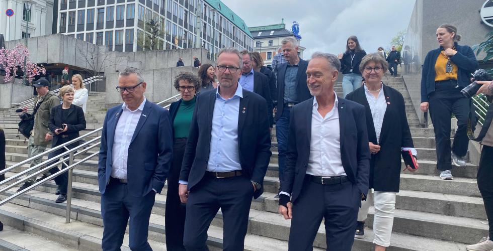 Trond Ellefsen (YS-K), Tonje Leborg (Akademikerne kommune), Geir Røsvoll (Unio), Tor Arne Gangsø (KS) og Mette Nord (LO kommune) (Foto: Juristen)