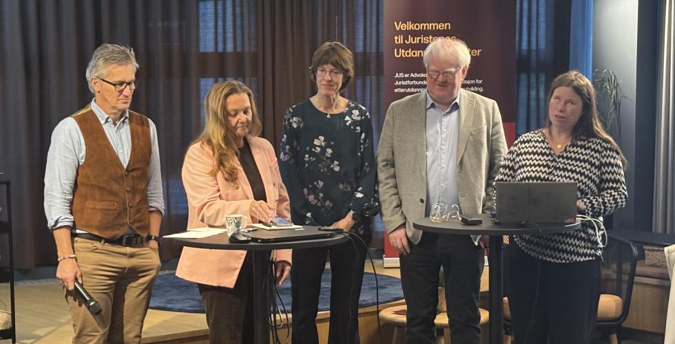 F.v. Bjørn Erik Thon, Malin Rygg, Kristin Skeide Fuglerud, Terje Andre Olsen og Stine Elde (Foto Juristen)