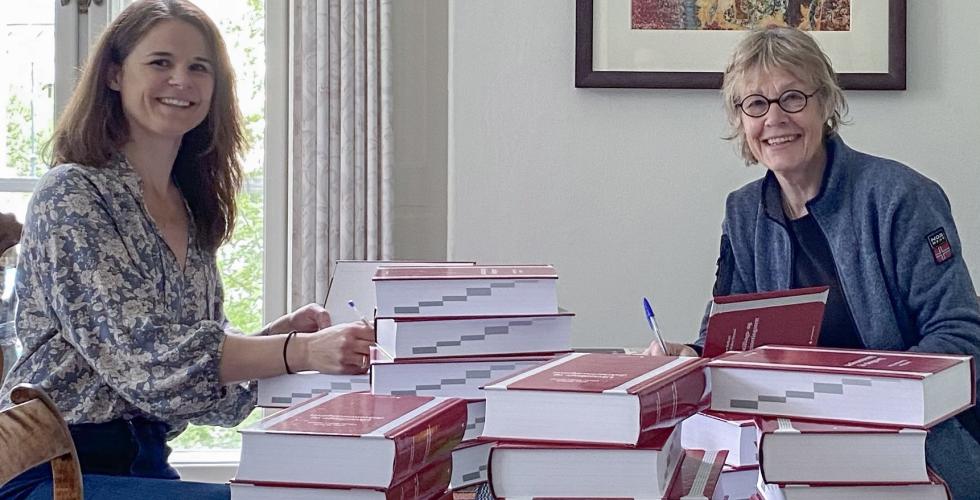 F.v. Vibeke Blaker Strand og Anne Hellum (Foto: Privat)