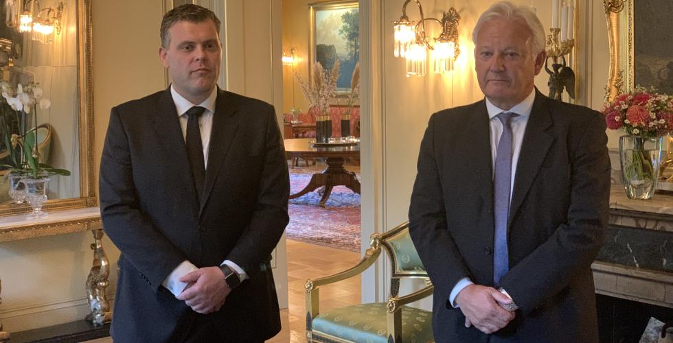 Jørn Maurud ble fredag utnevnt som ny riksadvokat. Her sammen med justisminister Jøran Kallmyr. Foto: Ole Martin Gangnes